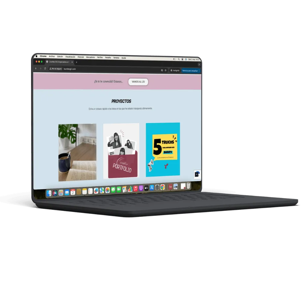Laptop con la galería de proyectos del portfolio.